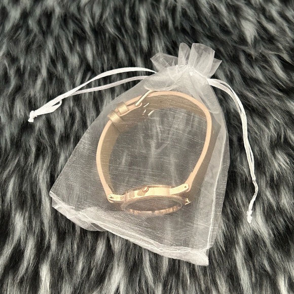 Gold Watch - Picture 3 of 3